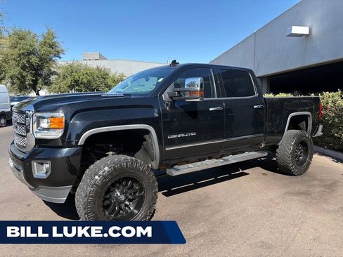 Used 2019 GMC Sierra 2500 Denali w/ Duramax Plus Package AWD/4WD image 1