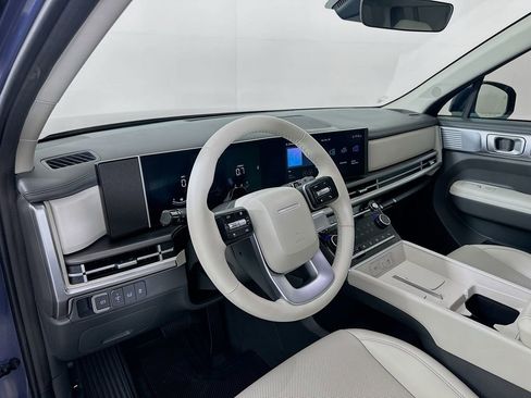 Used 2025 Hyundai Santa Fe SEL w/ Tow & Go Package image 9