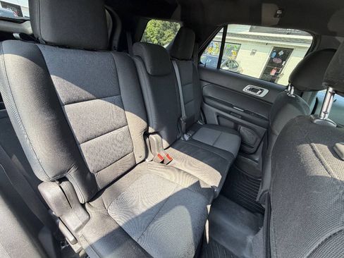 Used 2014 Ford Explorer XLT w/ Equipment Group 201A AWD/4WD image 22
