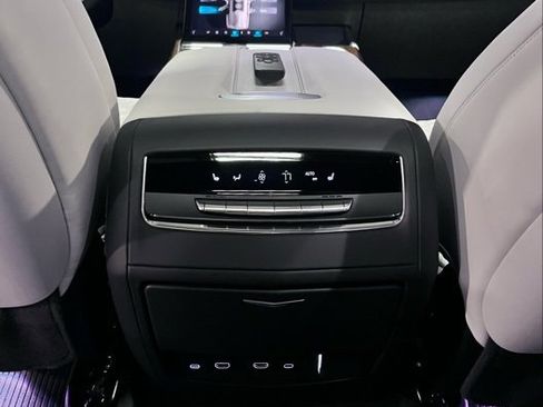 Used 2026 Cadillac Escalade Platinum Sport w/ LPO, ONYX Package image 38