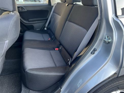 Used 2015 Subaru Forester 2.5i AWD/4WD image 11