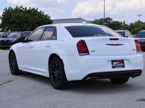 Used 2022 Chrysler 300 Touring L AWD/4WD image 11