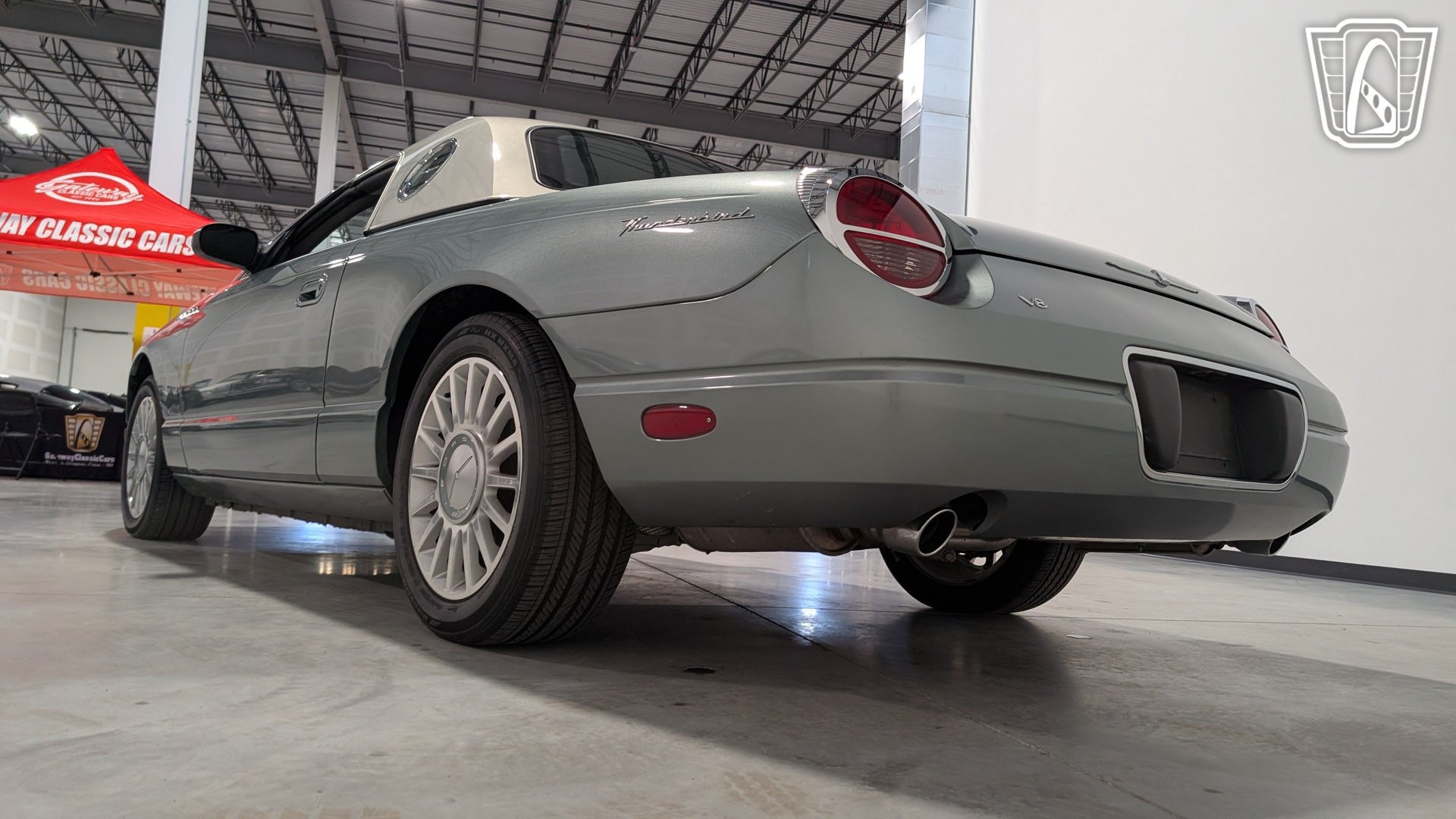 Used 2004 Ford Thunderbird Pacific Coast RWD image 10