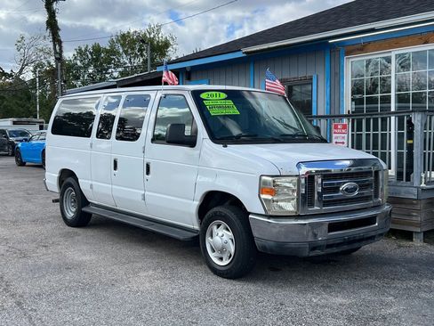 Used 2011 Ford E-150 and Econoline 150 image 4