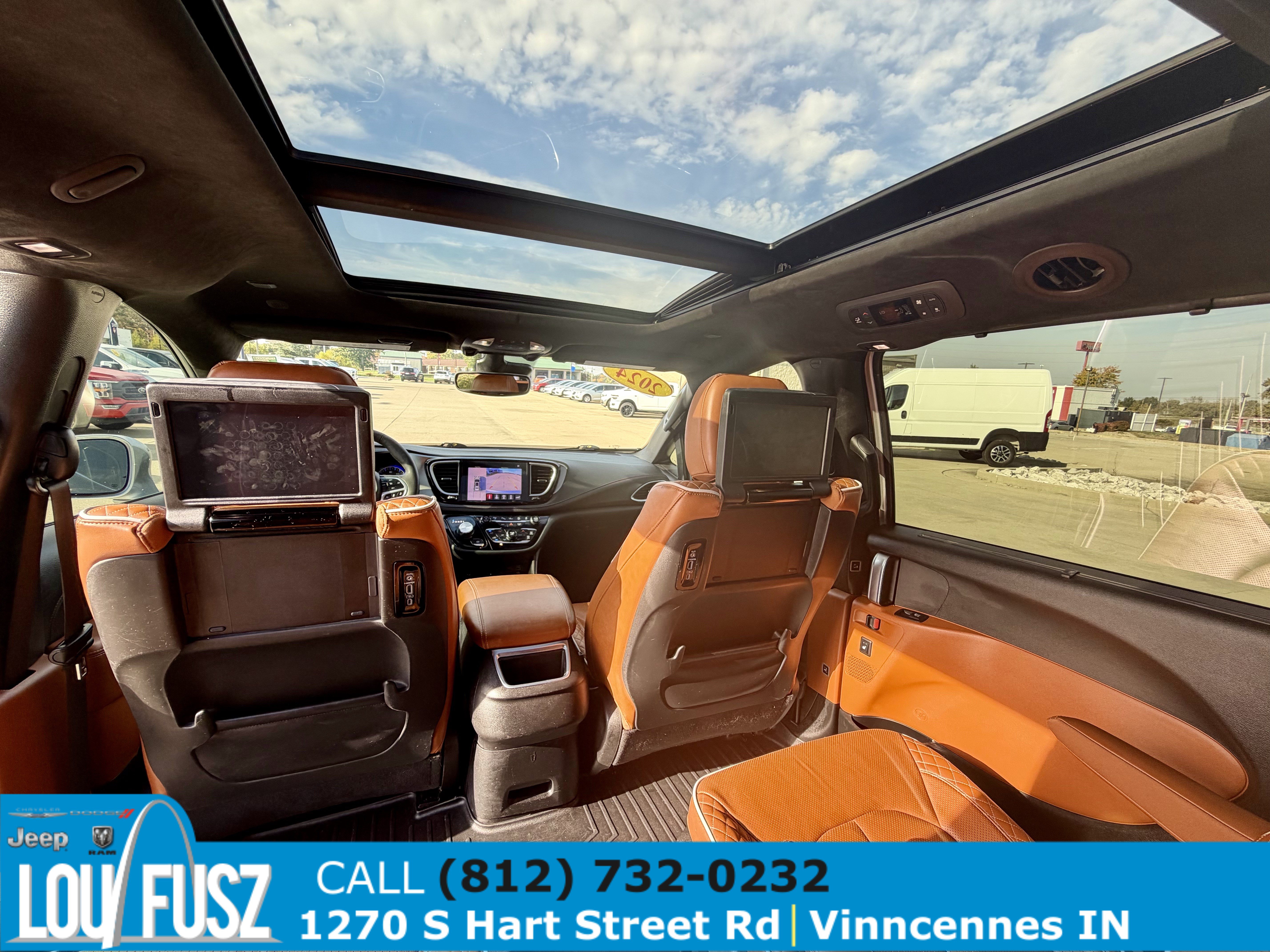 Used 2024 Chrysler Pacifica Pinnacle AWD/4WD image 19