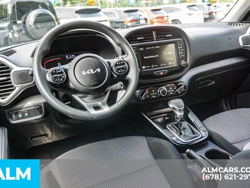 Used 2025 Kia Soul LX w/ LX Technology Package FWD image 27