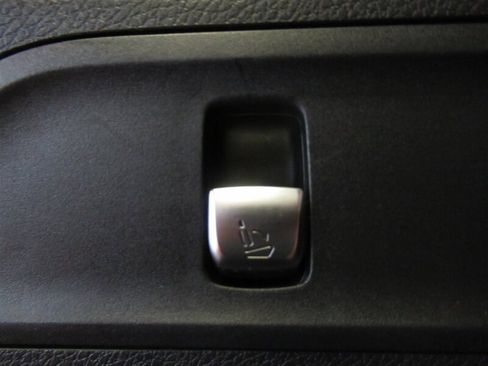 Used 2017 Mercedes-Benz GLC 300 4MATIC image 28