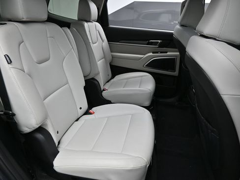 Used 2024 Kia Telluride S w/ S Sunroof Package FWD image 31
