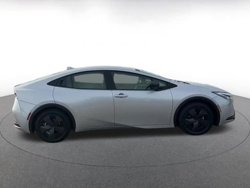 Used 2025 Toyota Prius LE image 17