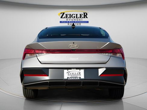 Certified 2025 Hyundai Elantra SEL image 6