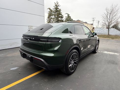 New 2026 Porsche Macan 4 Electric image 10