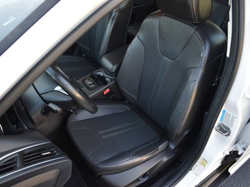 Used 2013 Ford Focus Titanium w/ Titanium Handling Pkg image 19