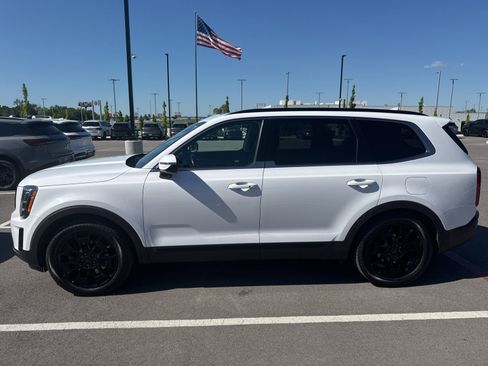 Used 2021 Kia Telluride SX w/ SX Prestige Package AWD/4WD image 2