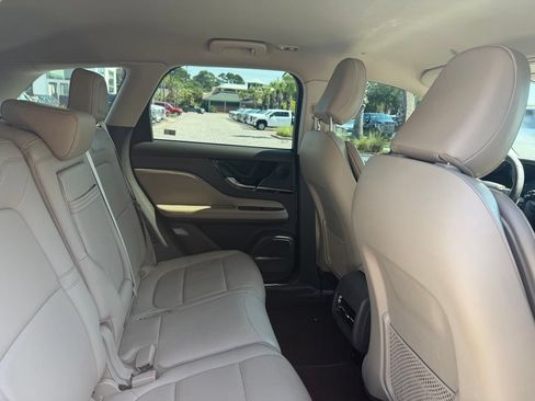 Used 2023 Lincoln Corsair Reserve FWD image 19