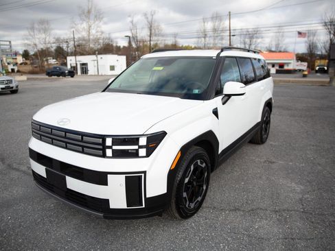 Used 2025 Hyundai Santa Fe SEL image 7