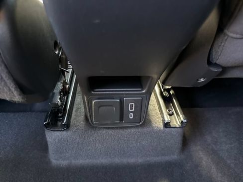 Used 2021 Chevrolet TrailBlazer LT w/ Convenience Package FWD image 21