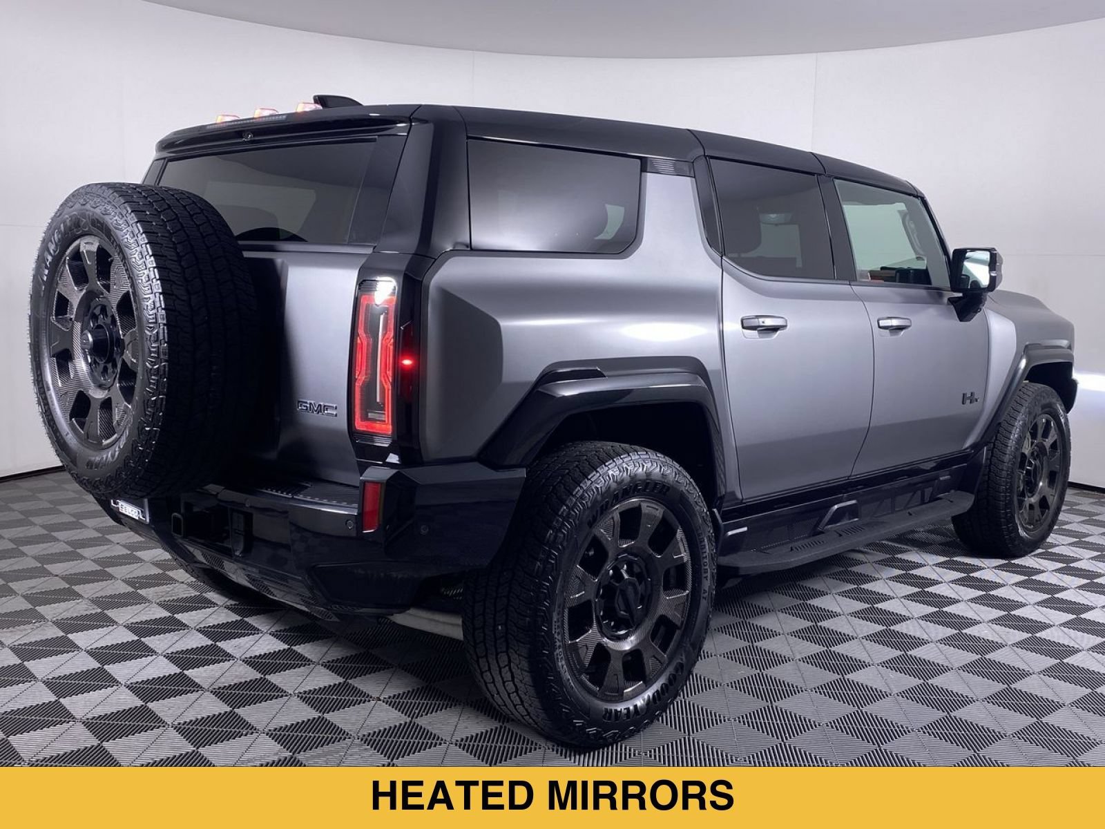 Certified 2026 GMC Hummer EV 3X w/ Carbon Fiber Edition Package AWD/4WD image 18