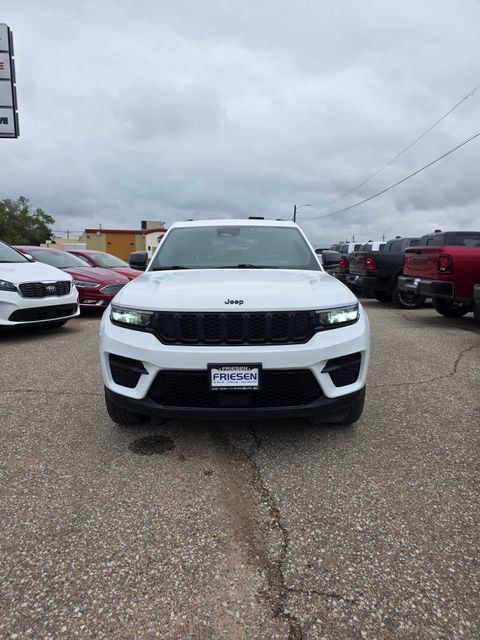 Used 2024 Jeep Grand Cherokee Altitude AWD/4WD image 2