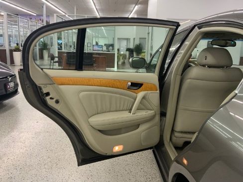 Used 2004 INFINITI Q45 Luxury image 32