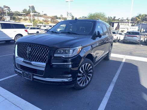 Used 2023 Lincoln Navigator L Black Label image 16