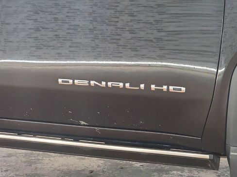 Used 2021 GMC Sierra 3500 Denali w/ Denali Black Diamond Edition AWD/4WD image 9