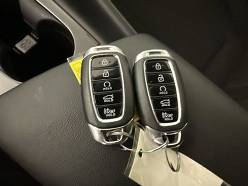 Used 2023 Hyundai Elantra SEL w/ Convenience Package FWD image 21