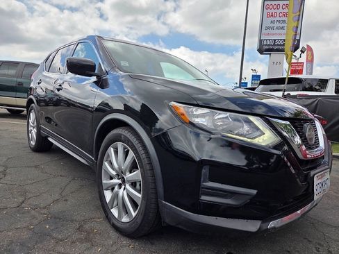 Used 2018 Nissan Rogue S FWD image 19
