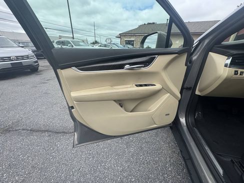 Used 2018 Cadillac XT5 FWD image 20