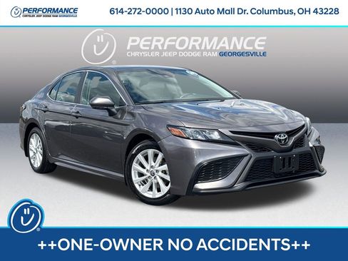 Used 2024 Toyota Camry SE FWD image 1