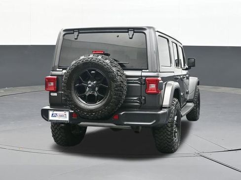 Used 2025 Jeep Wrangler Unlimited Sahara AWD/4WD image 13