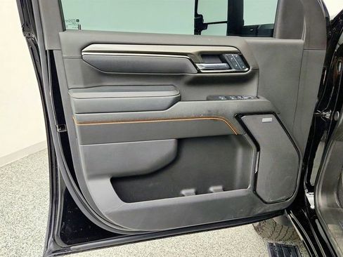 Used 2025 GMC Sierra 2500 AT4 w/ AT4 Premium Plus Package AWD/4WD image 10