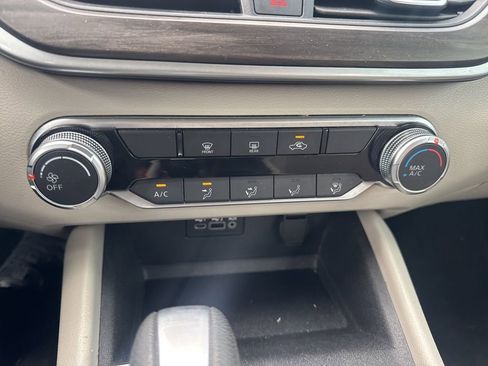 Used 2025 Nissan Altima 2.5 SV image 15