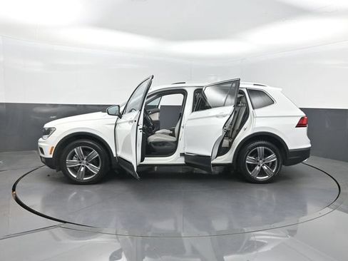 Used 2021 Volkswagen Tiguan SEL AWD/4WD image 35