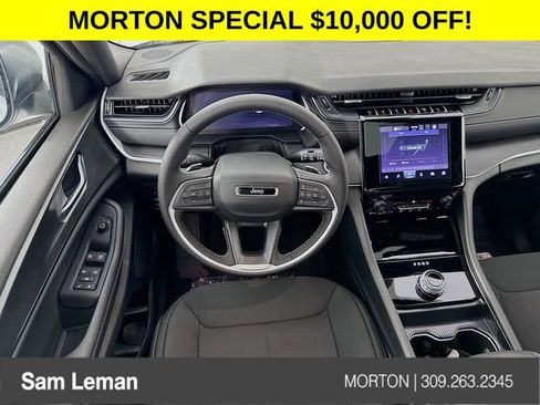 New 2025 Jeep Grand Cherokee L Laredo image 21