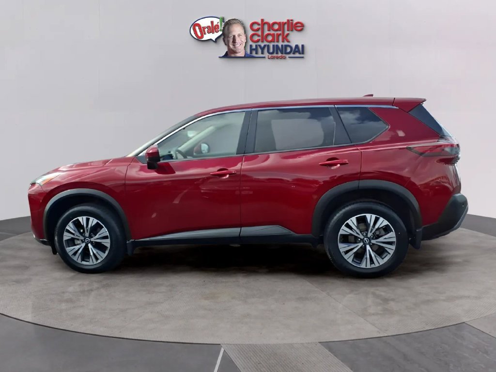 Used 2023 Nissan Rogue SV FWD image 2
