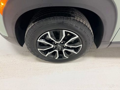 Certified 2025 Chevrolet TrailBlazer ACTIV w/ Driver Confidence Package image 19