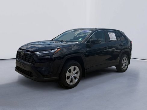 Used 2023 Toyota RAV4 LE AWD/4WD image 7