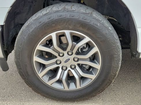 Used 2021 Ford F150 Lariat w/ Trailer Tow Package image 14