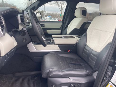 Used 2024 Toyota Sequoia Capstone image 7