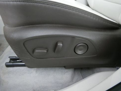 Used 2024 GMC Acadia Denali w/ Super Cruise Package image 16