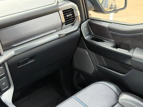 Used 2024 Ford F150 Platinum image 17