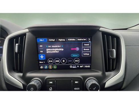 Certified 2024 GMC Terrain SLT w/ Infotainment Package II image 18