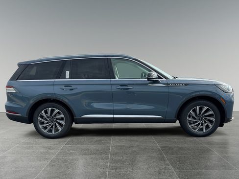 New 2026 Lincoln Aviator AWD image 7