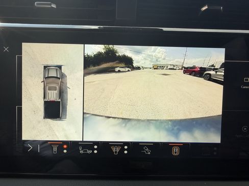 Used 2025 GMC Sierra 1500 AT4 w/ AT4 Premium Package AWD/4WD image 19