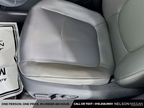 Used 2021 Toyota Sienna XLE image 18