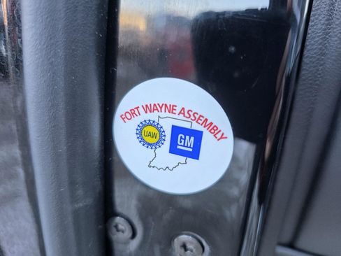 Used 2022 Chevrolet Silverado 1500 High Country image 16