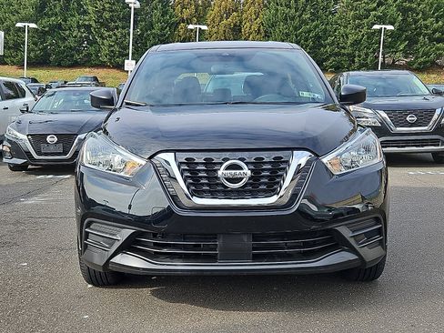 Certified 2020 Nissan Kicks S image 2