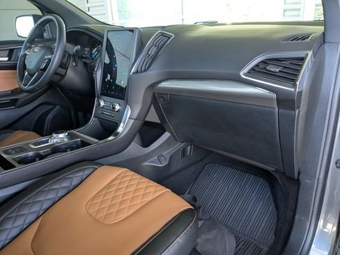 Used 2024 Ford Edge Titanium w/ Titanium Elite Package AWD/4WD image 6