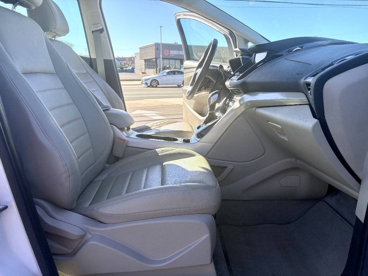 Used 2014 Ford C-MAX Energi SEL FWD image 35
