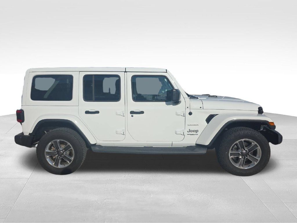 Used 2018 Jeep Wrangler Unlimited Sahara AWD/4WD image 6